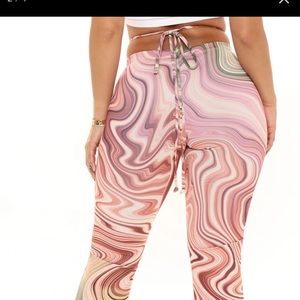 Long pants size small cute brand new!! 15$